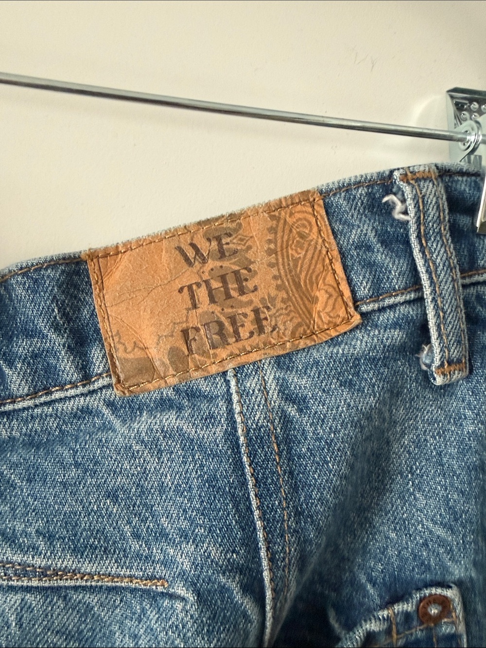We The Free Women's Cropped Relaxed Light Blue Denim Jeans - Picture 6 of 9